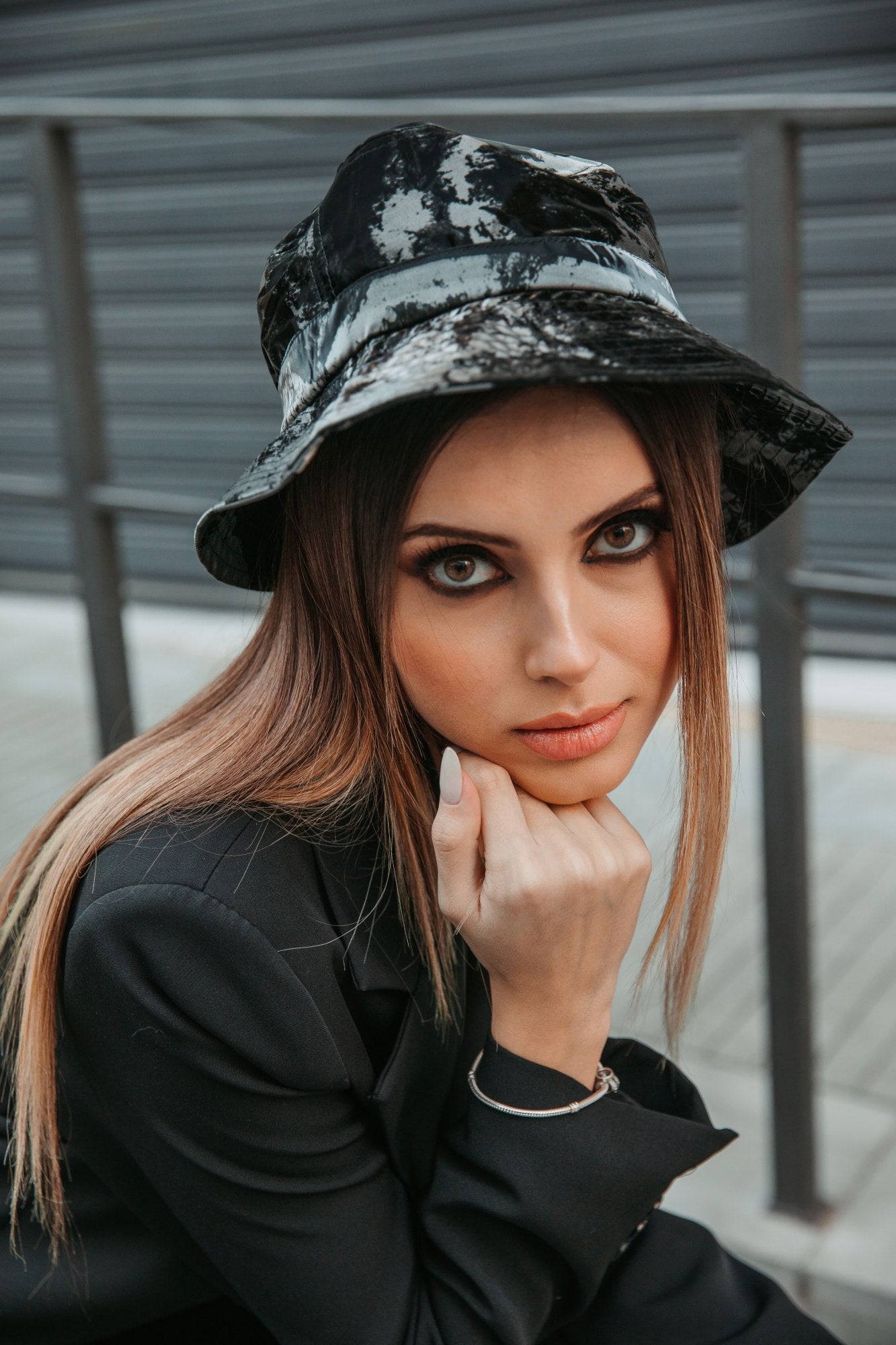 Dein Hat-thumbmail-3