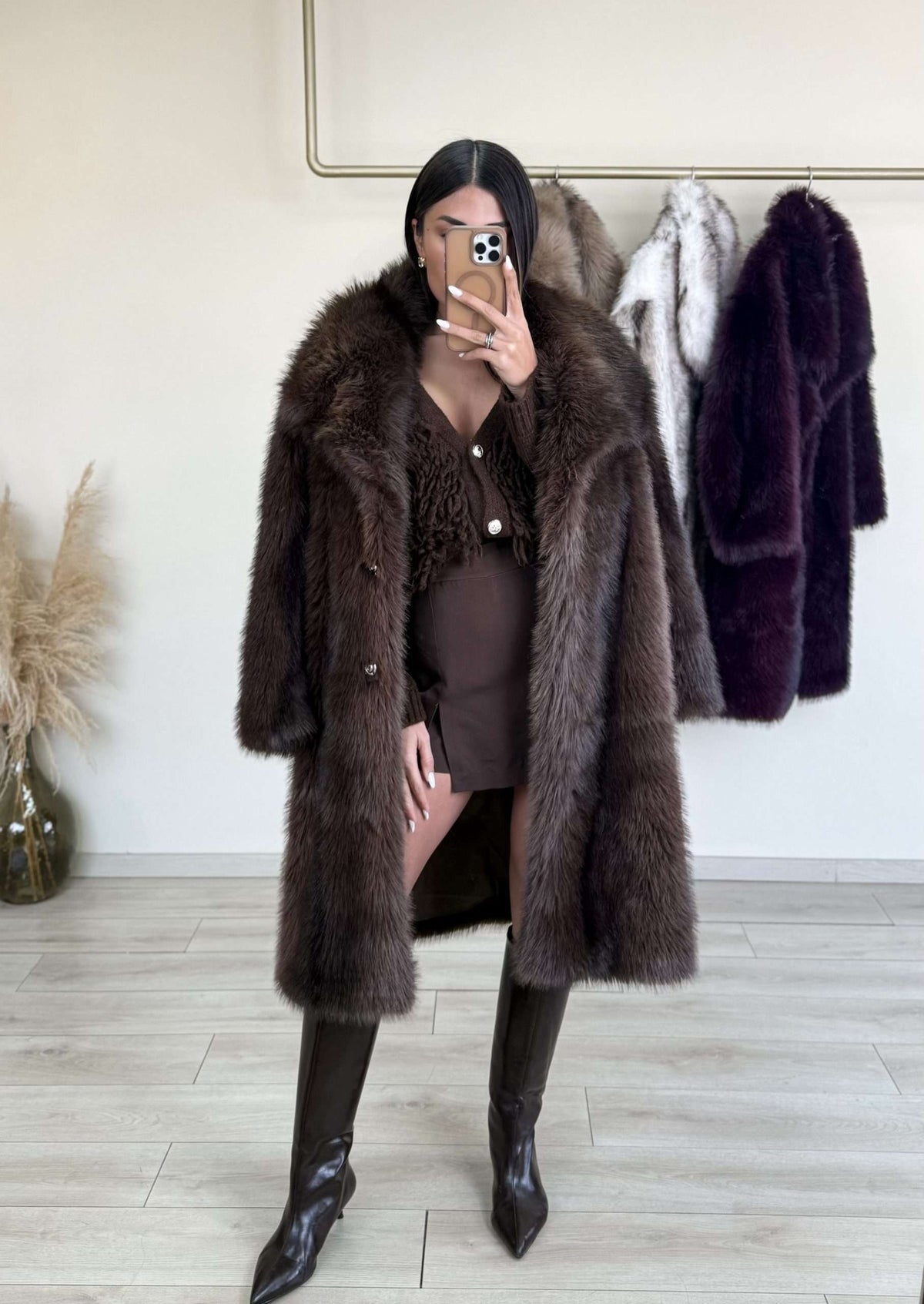 Konny Fur - Καφέ-thumbmail-2