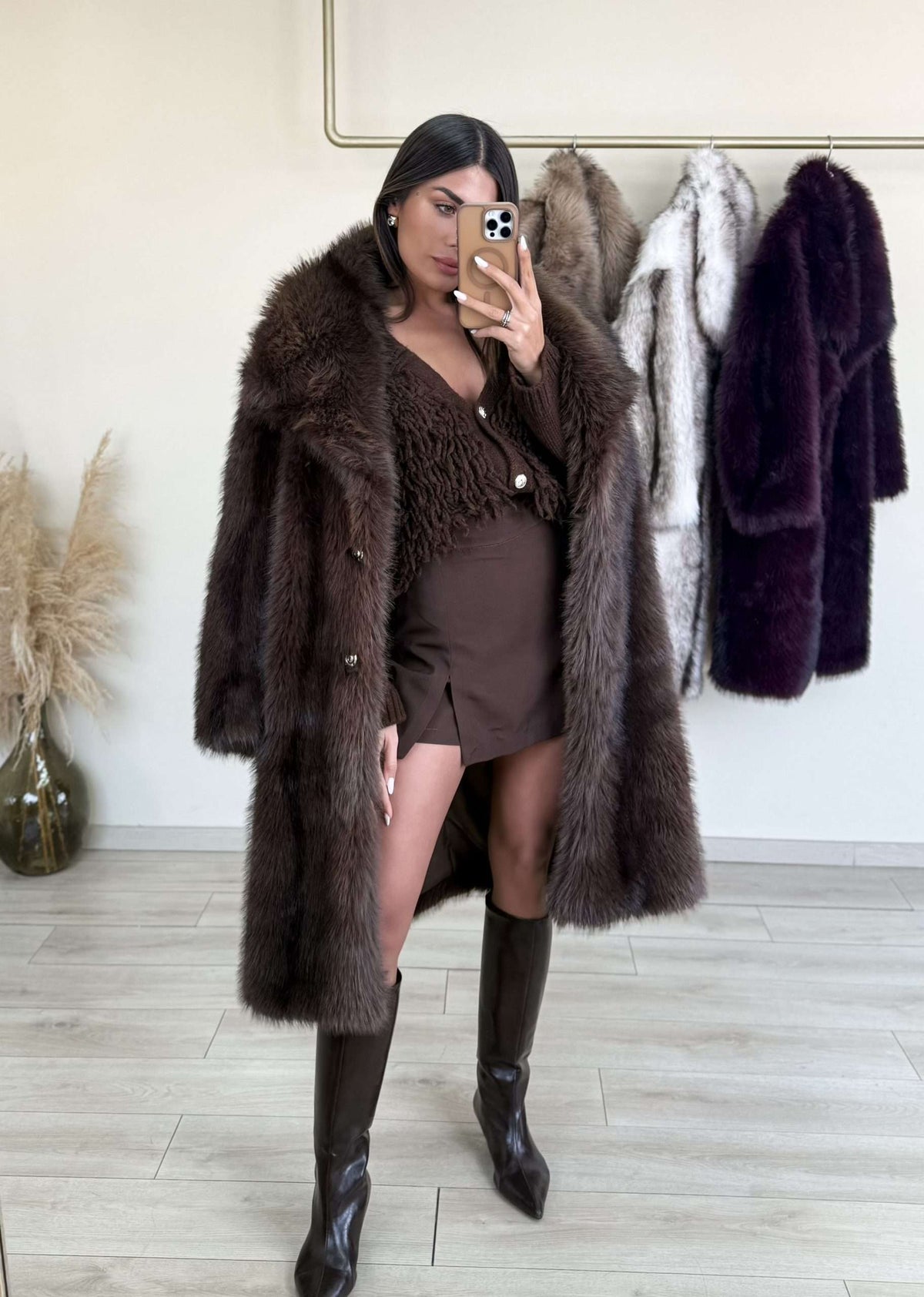 Konny Fur - Καφέ-thumbmail-3