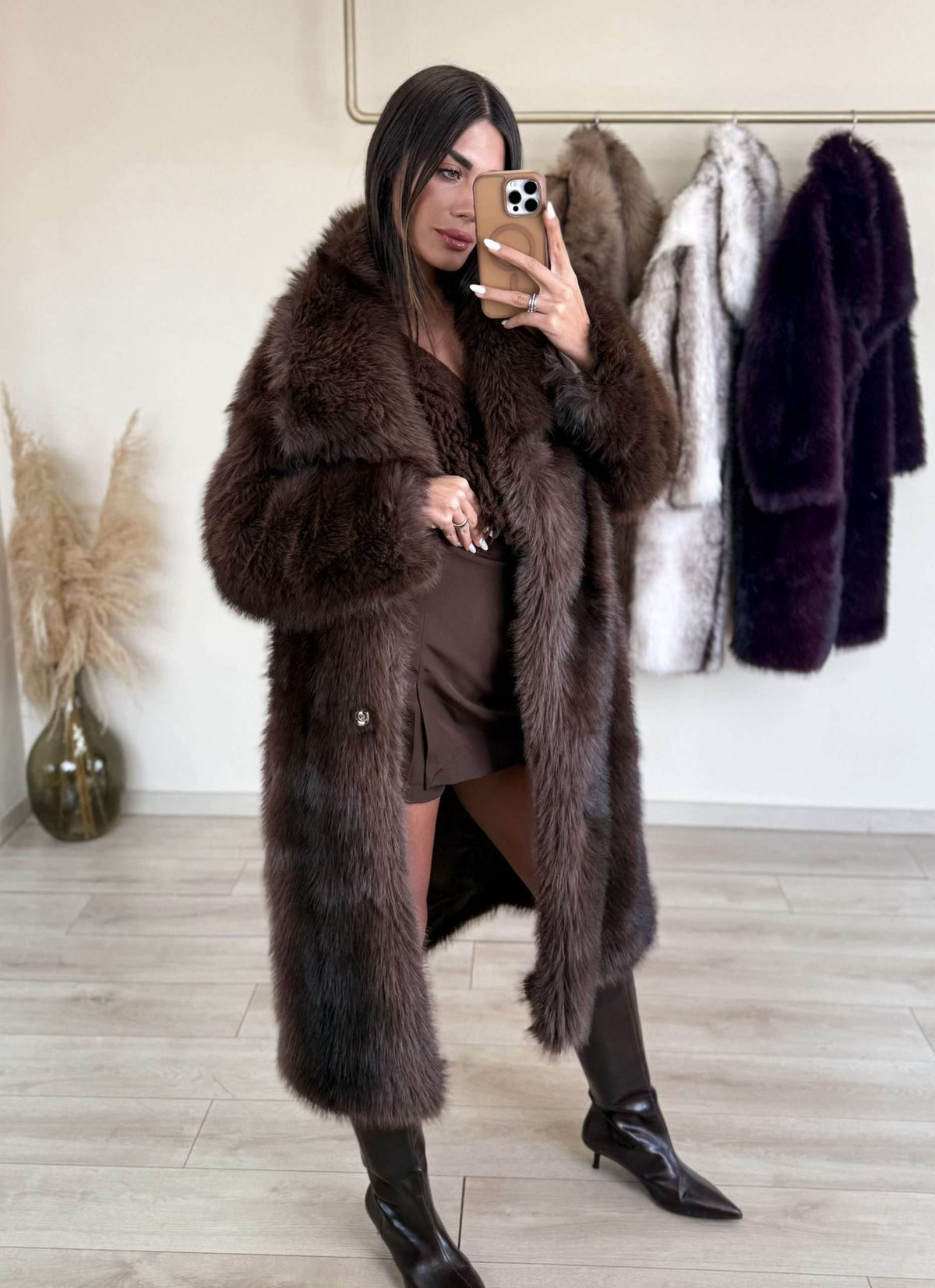 Konny Fur - Καφέ-thumbmail-1