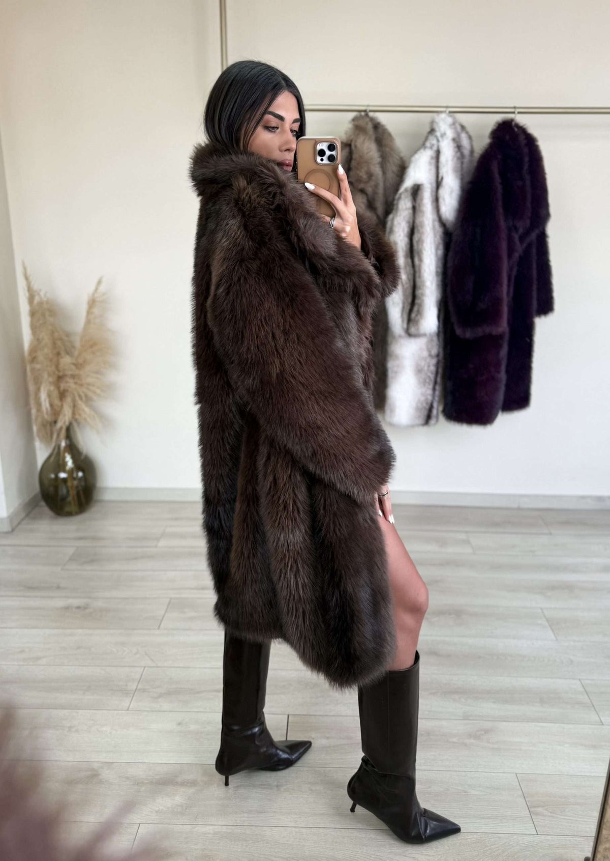 Konny Fur - Καφέ-thumbmail-4
