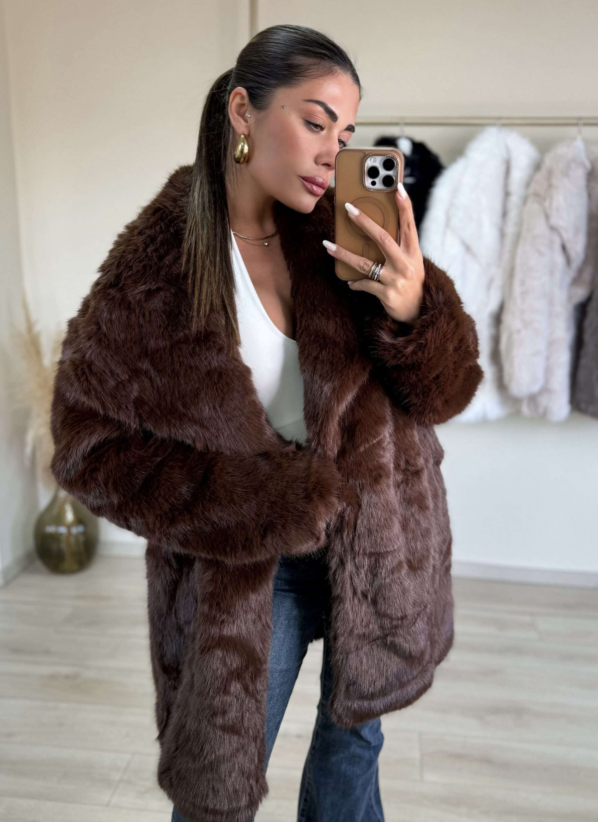 Velian Fur - Καφέ-thumbmail-2