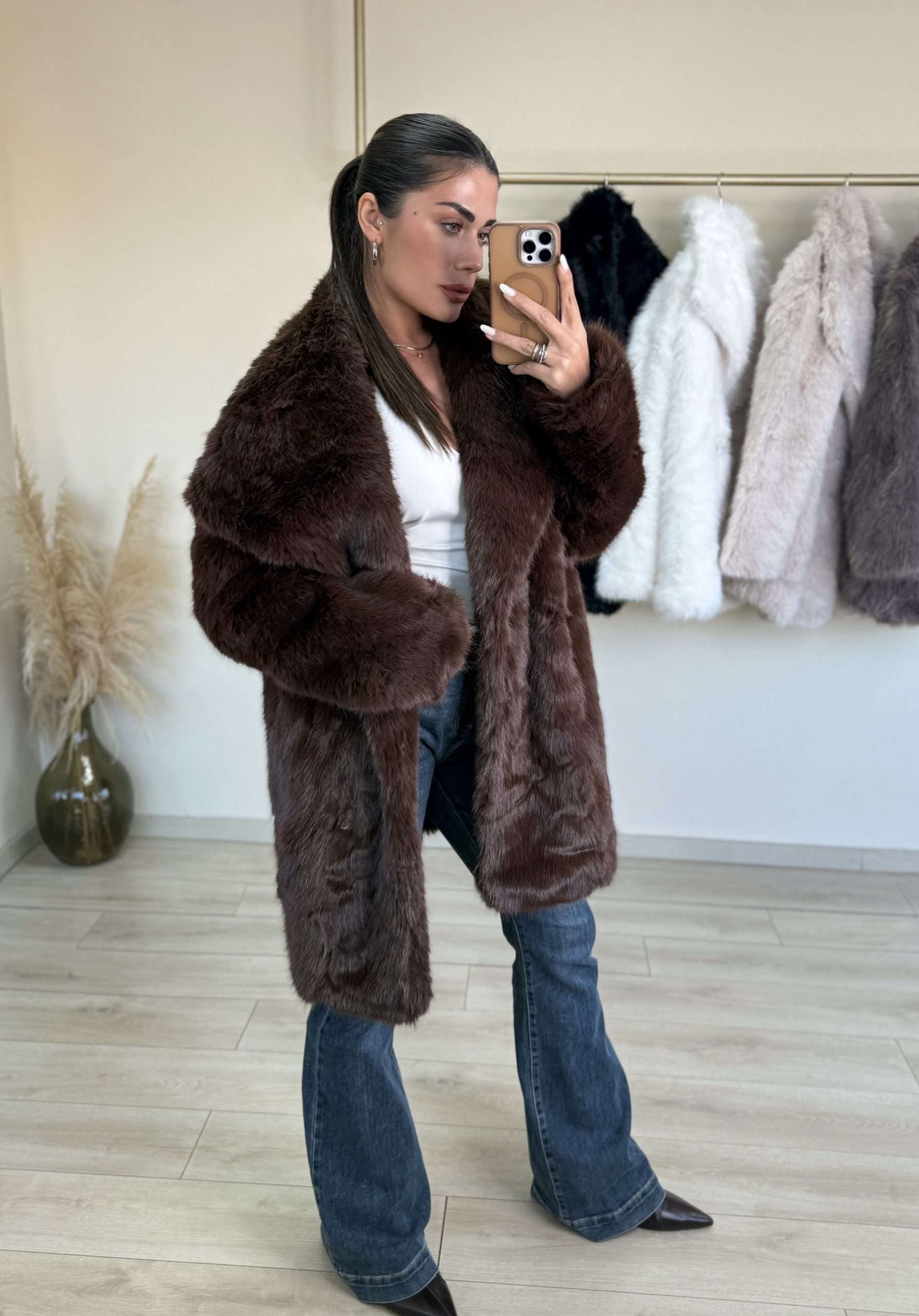 Velian Fur - Καφέ-thumbmail-3